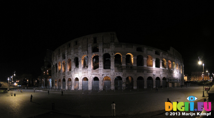 SX31647-50 Colosseum at night